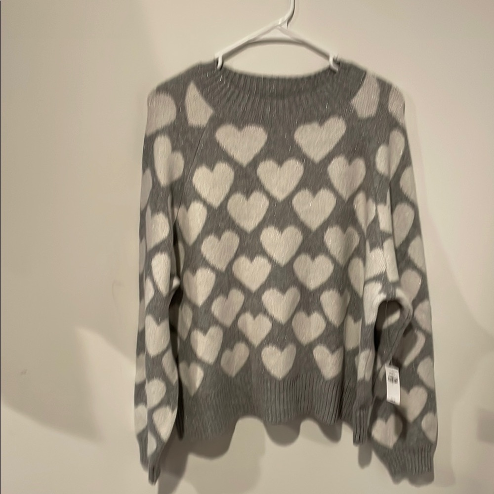 Heart Pattern Gray and White Sweater